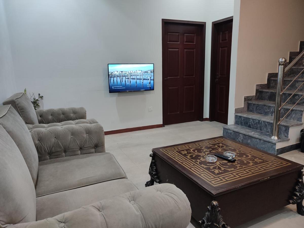 Fully Furnished Options Near Dha Phase 5 & 6 Villa Lahore Exterior foto