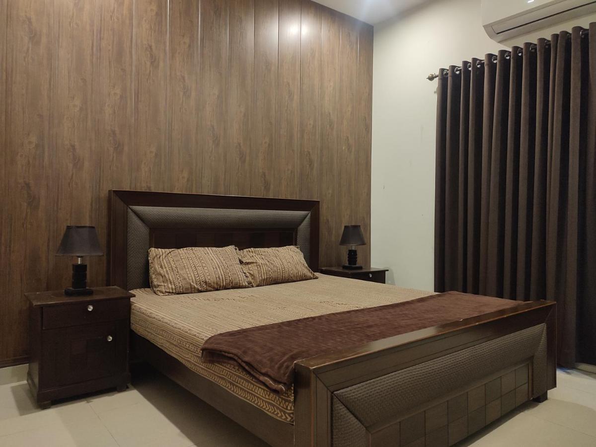 Fully Furnished Options Near Dha Phase 5 & 6 Villa Lahore Exterior foto