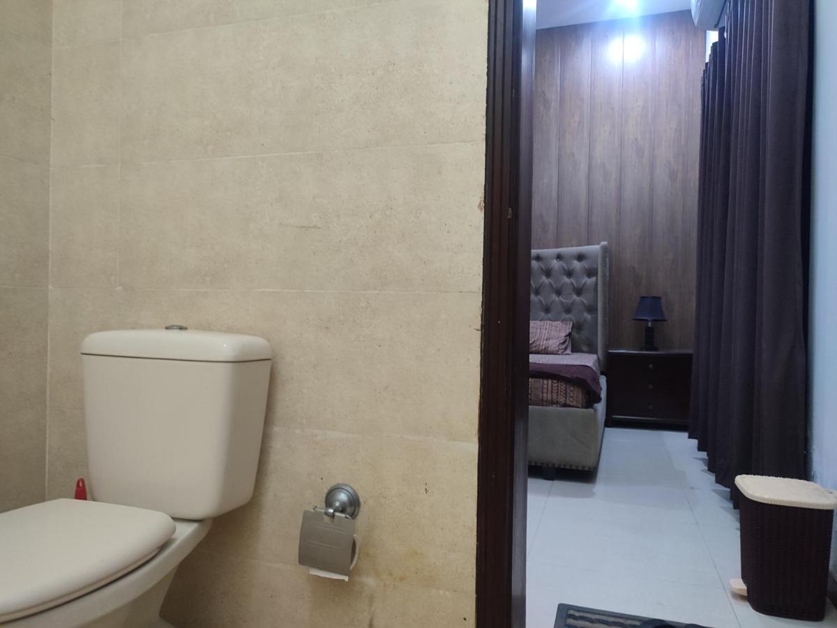 Fully Furnished Options Near Dha Phase 5 & 6 Villa Lahore Exterior foto